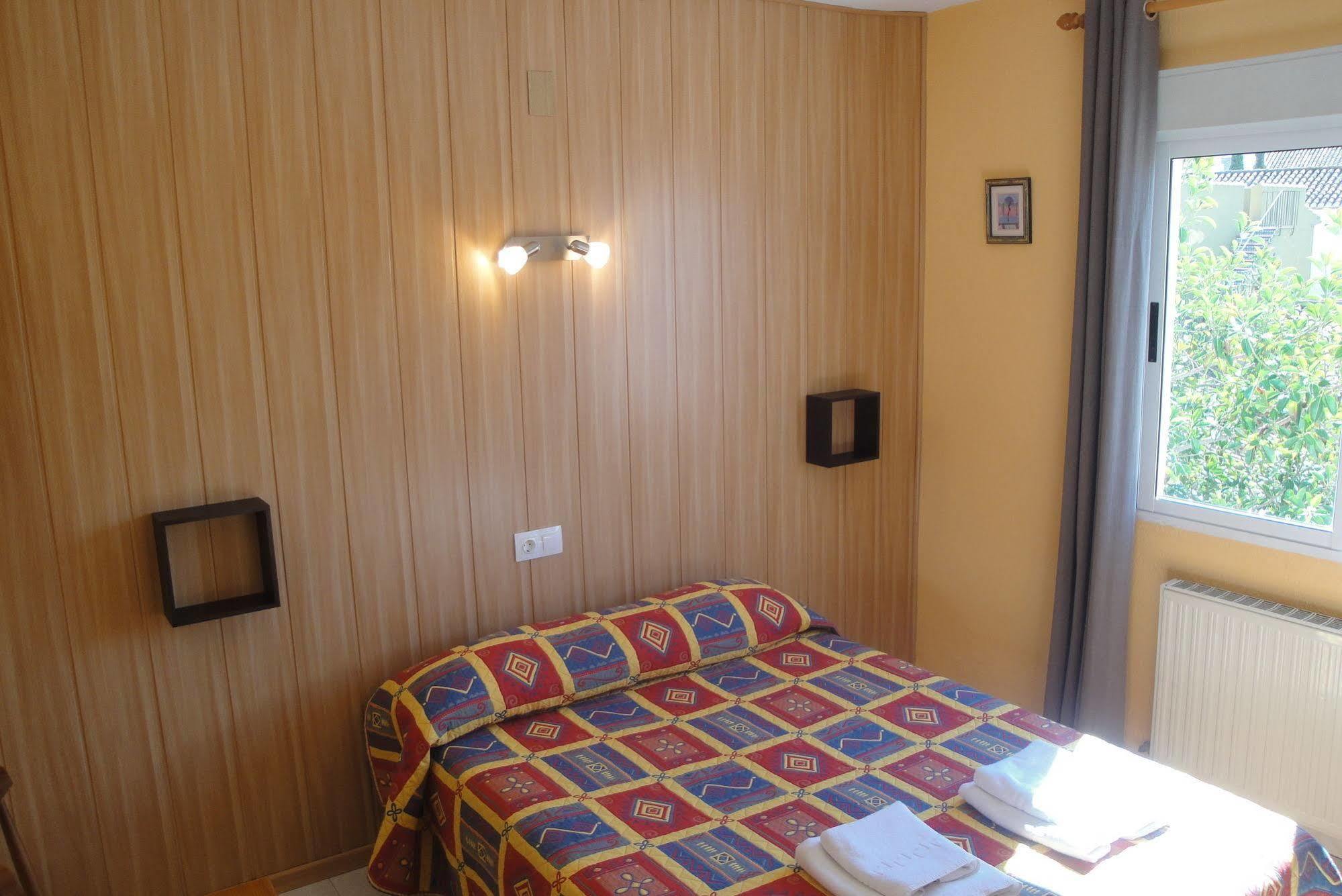 Hostal Cristina Дения Екстериор снимка