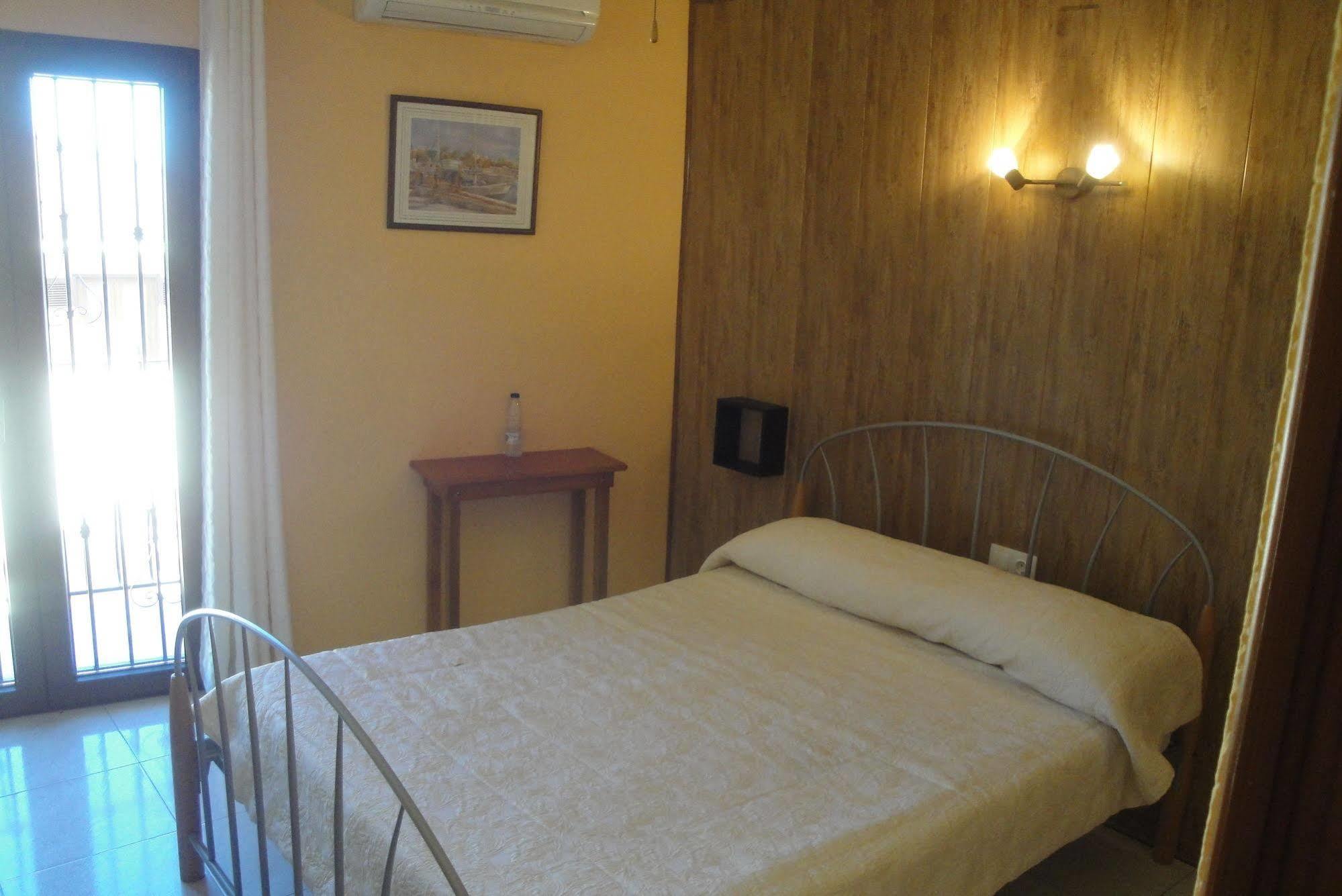 Hostal Cristina Дения Екстериор снимка