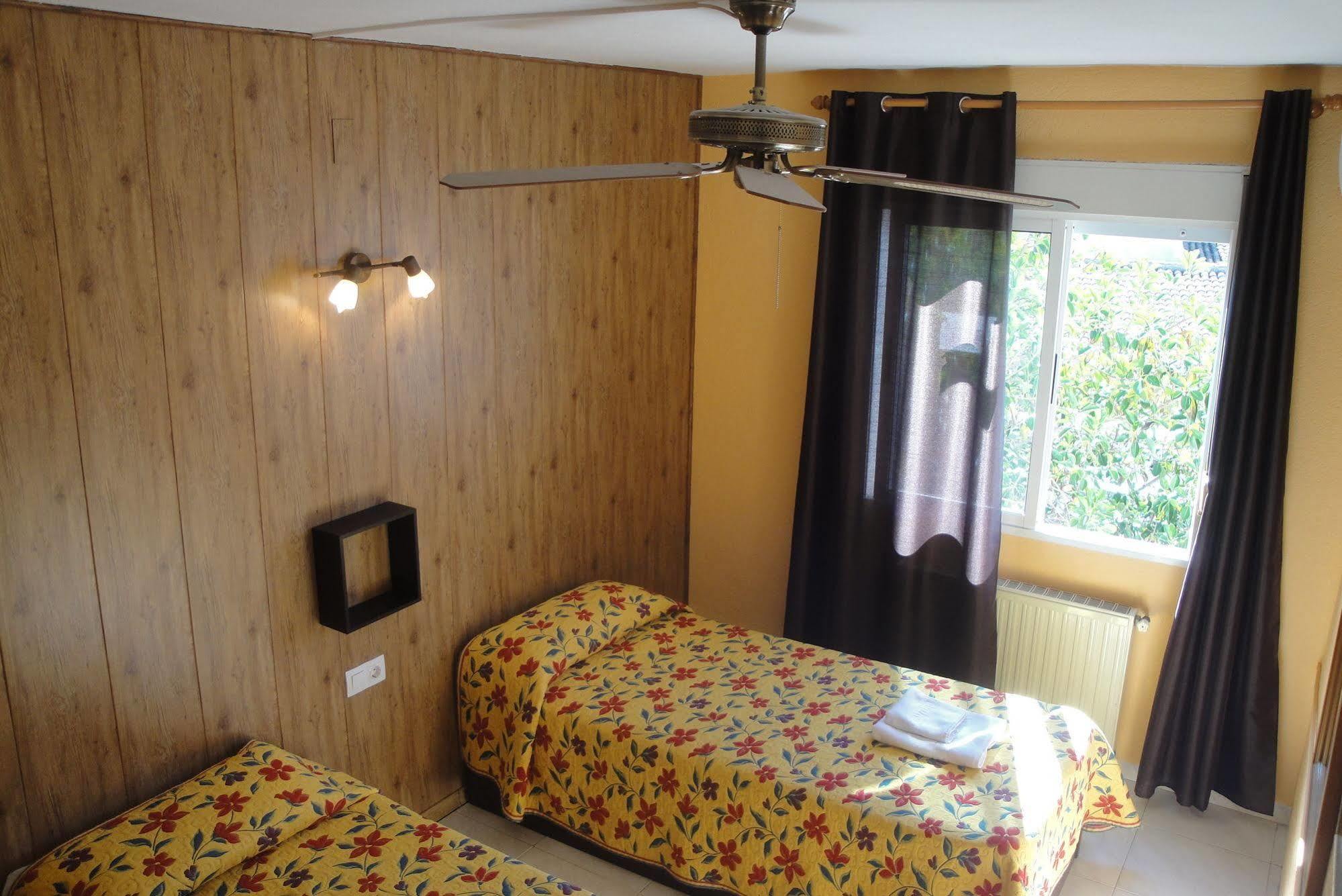 Hostal Cristina Дения Екстериор снимка