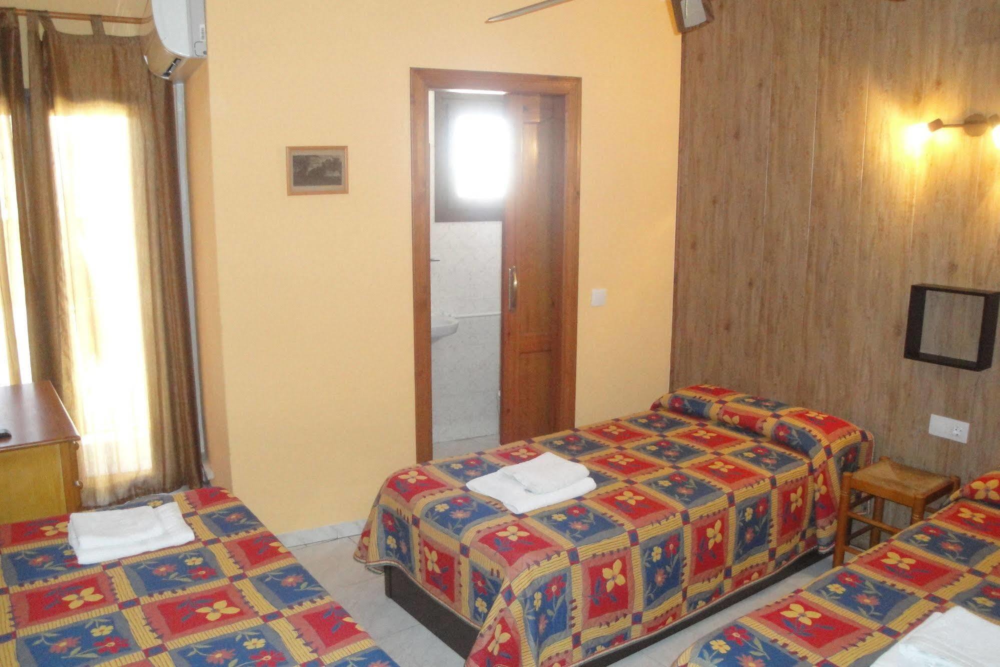 Hostal Cristina Дения Екстериор снимка