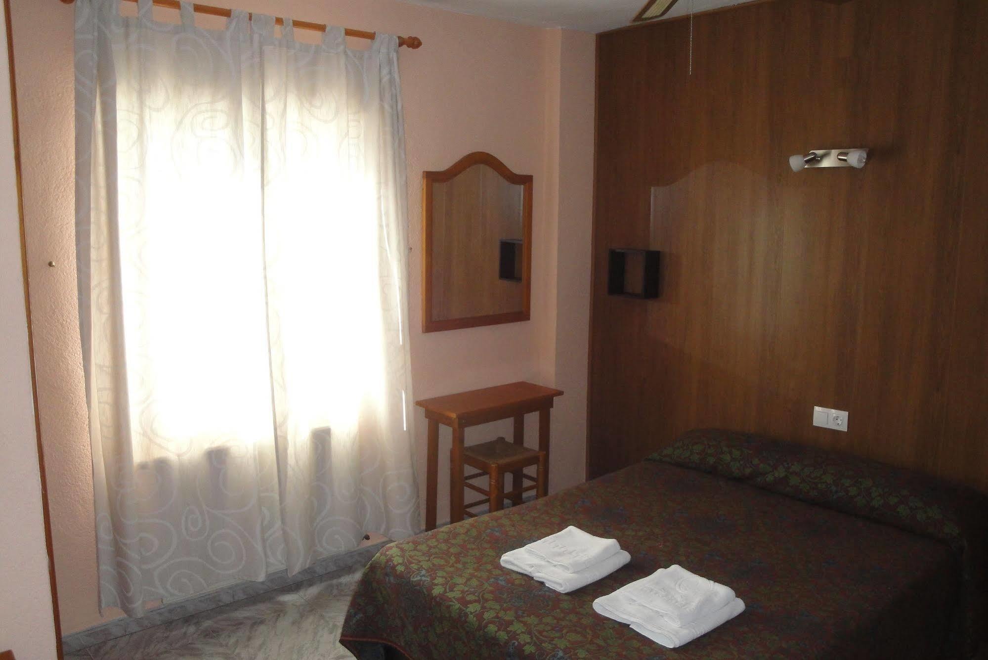 Hostal Cristina Дения Екстериор снимка
